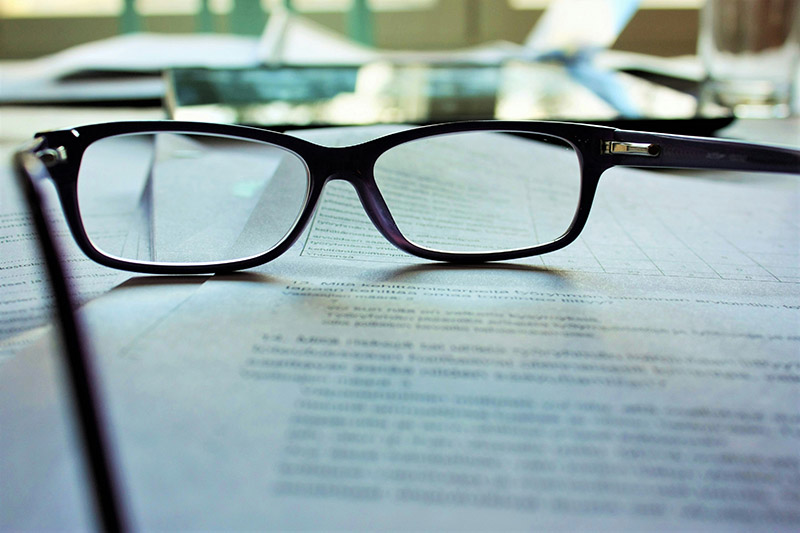 light and thin eyeglass lenses
